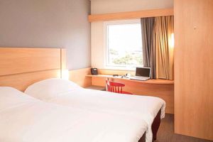 Alojamiento - Hotel ibis Montenegro