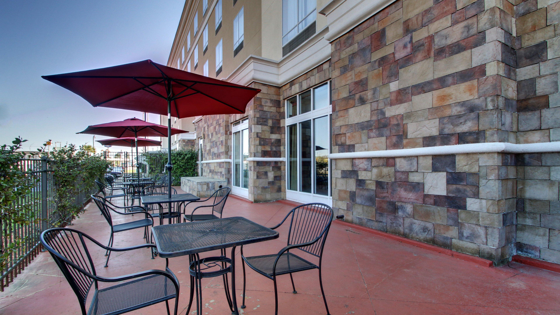 Vista Exterior Holiday Inn Meridian E I 20/I 59 by IHG