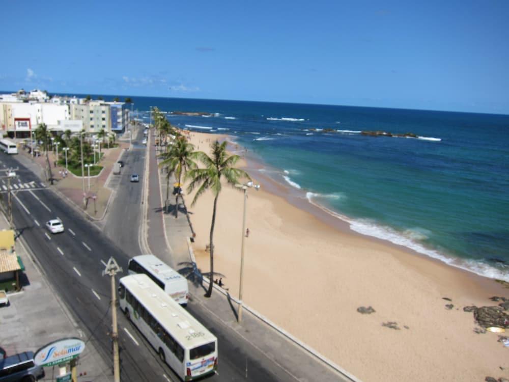 Playa B Hotel