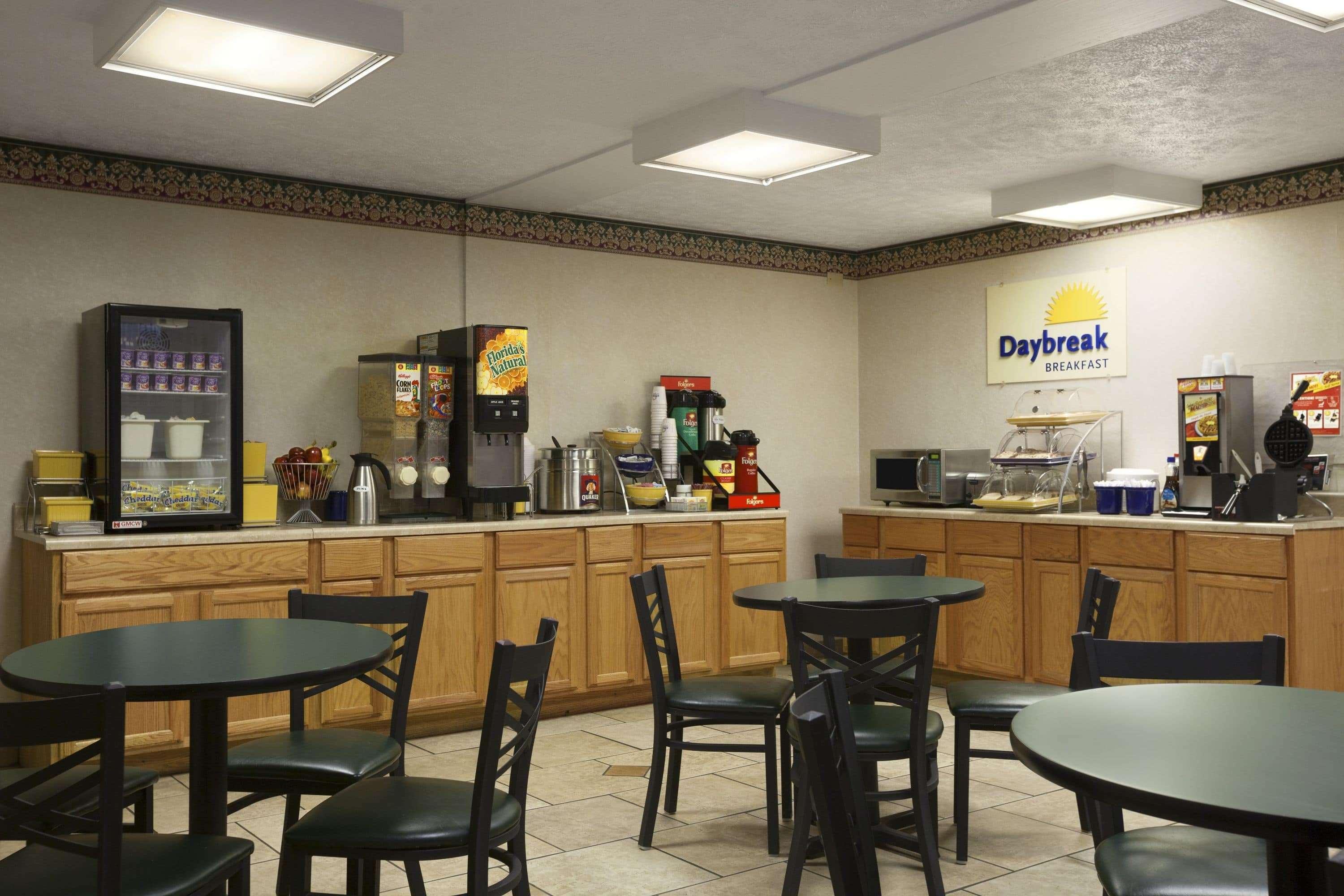 Restaurant Days Inn by Wyndham Waynesboro
