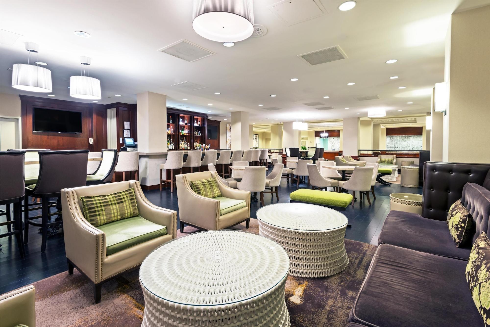 Bar/Salón Capital Hilton