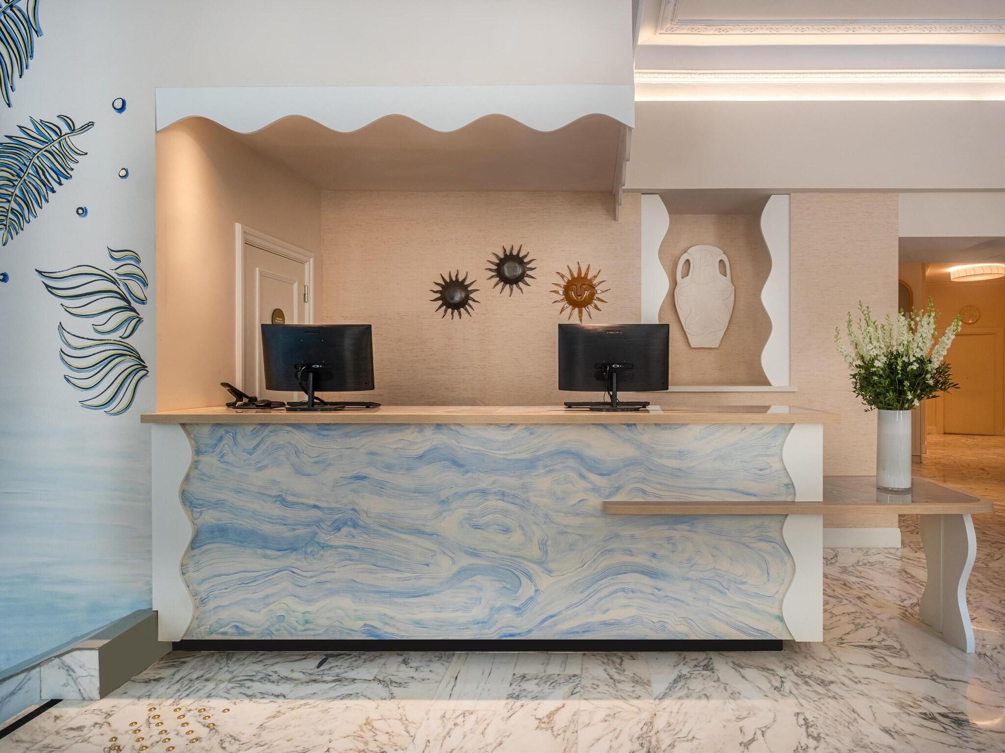 Vista Lobby Hôtel Le Soleia by Inwood Hotels