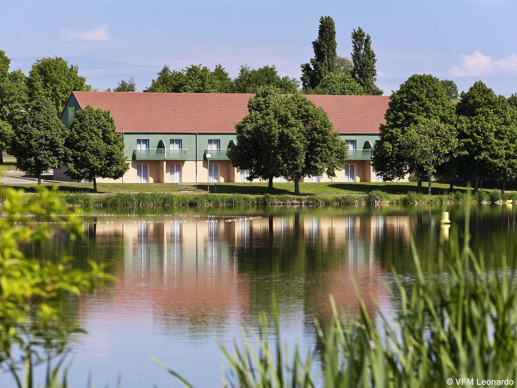 Vista Exterior ibis Styles Bourbon Lancy