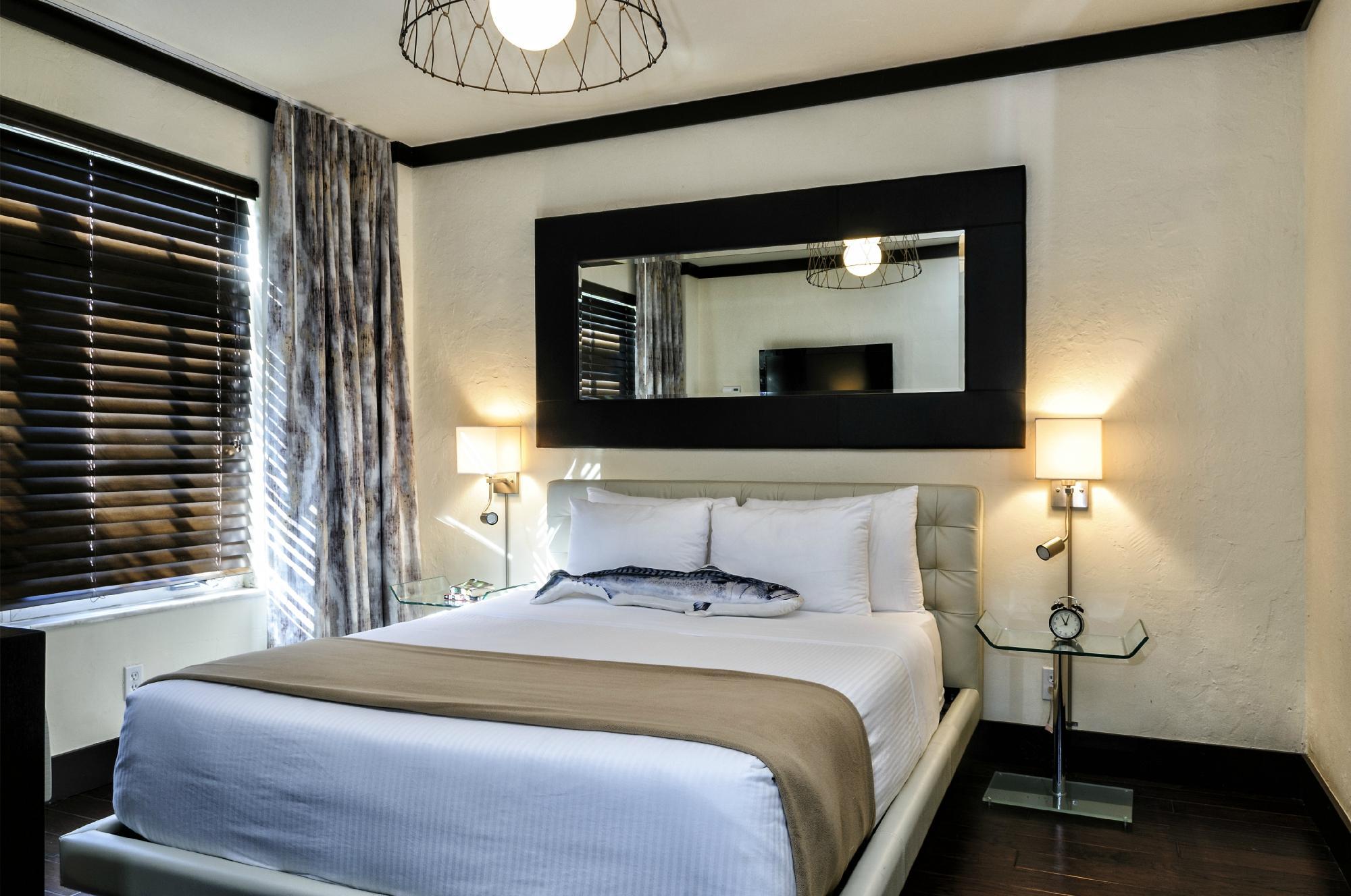 Hotel Lincoln Arms Suites