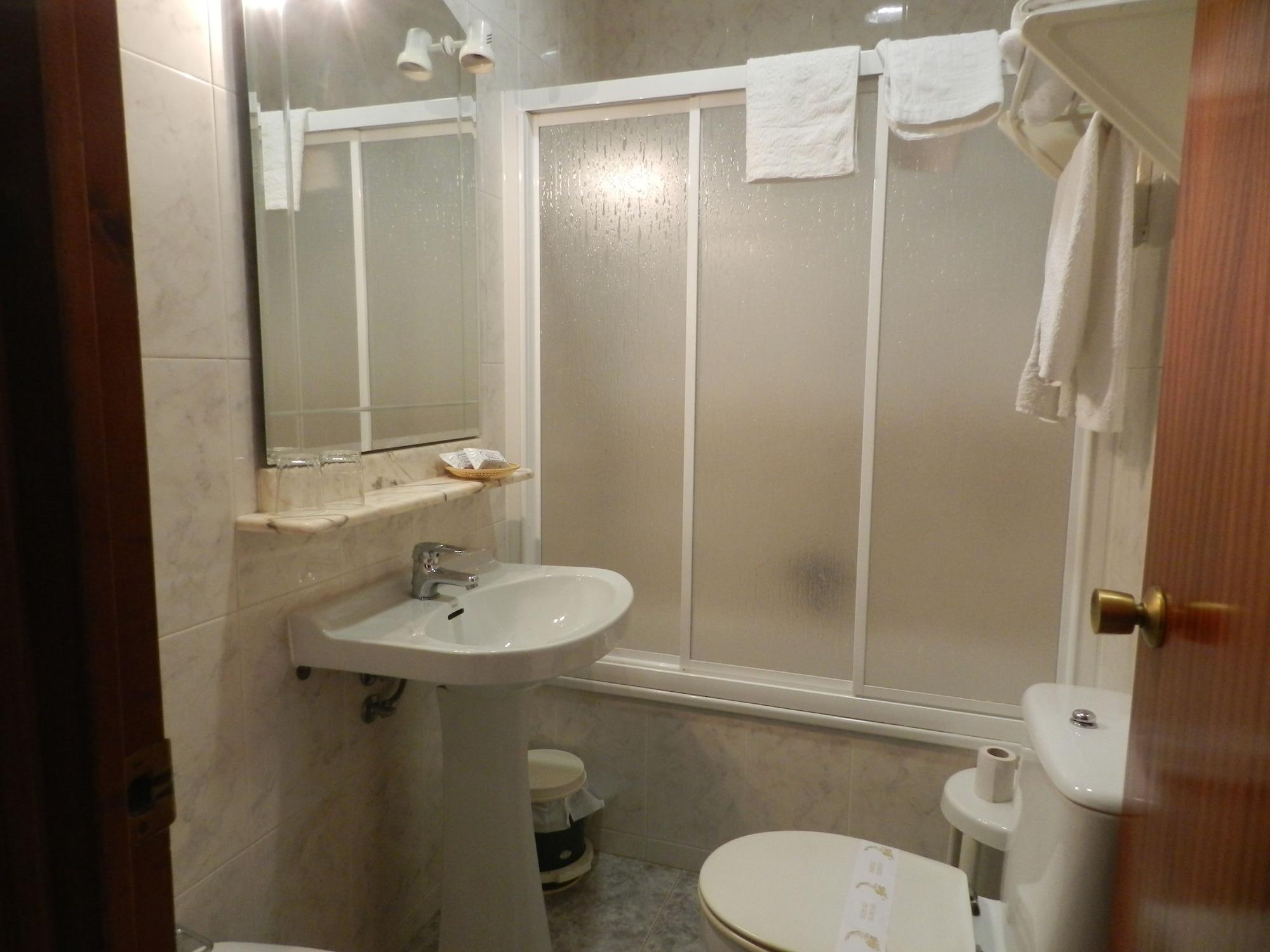 Equipamiento de Habitación Hostal Restaurant Cal Feliuet