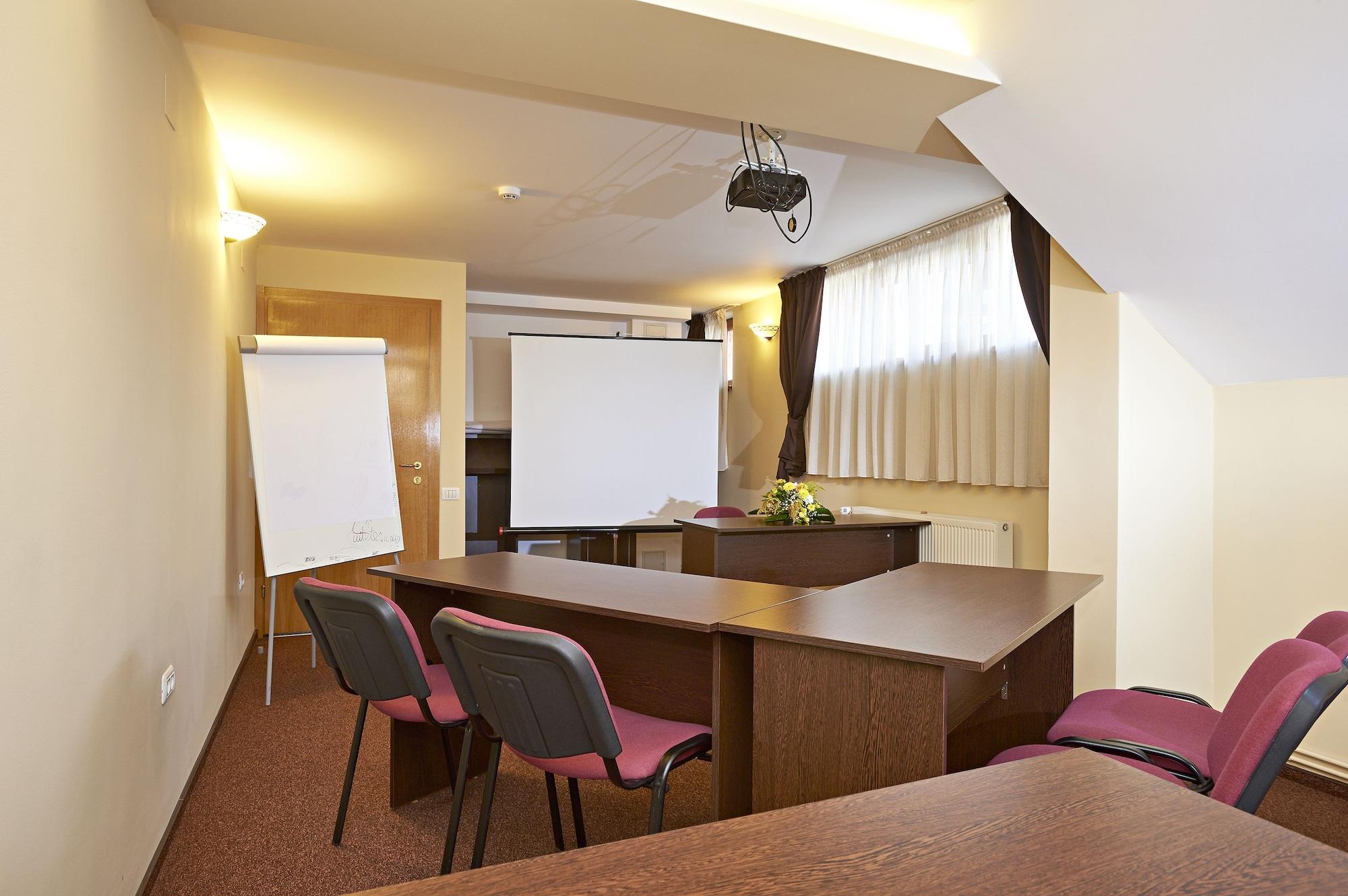 Sala de Reuniones Pension Ambient
