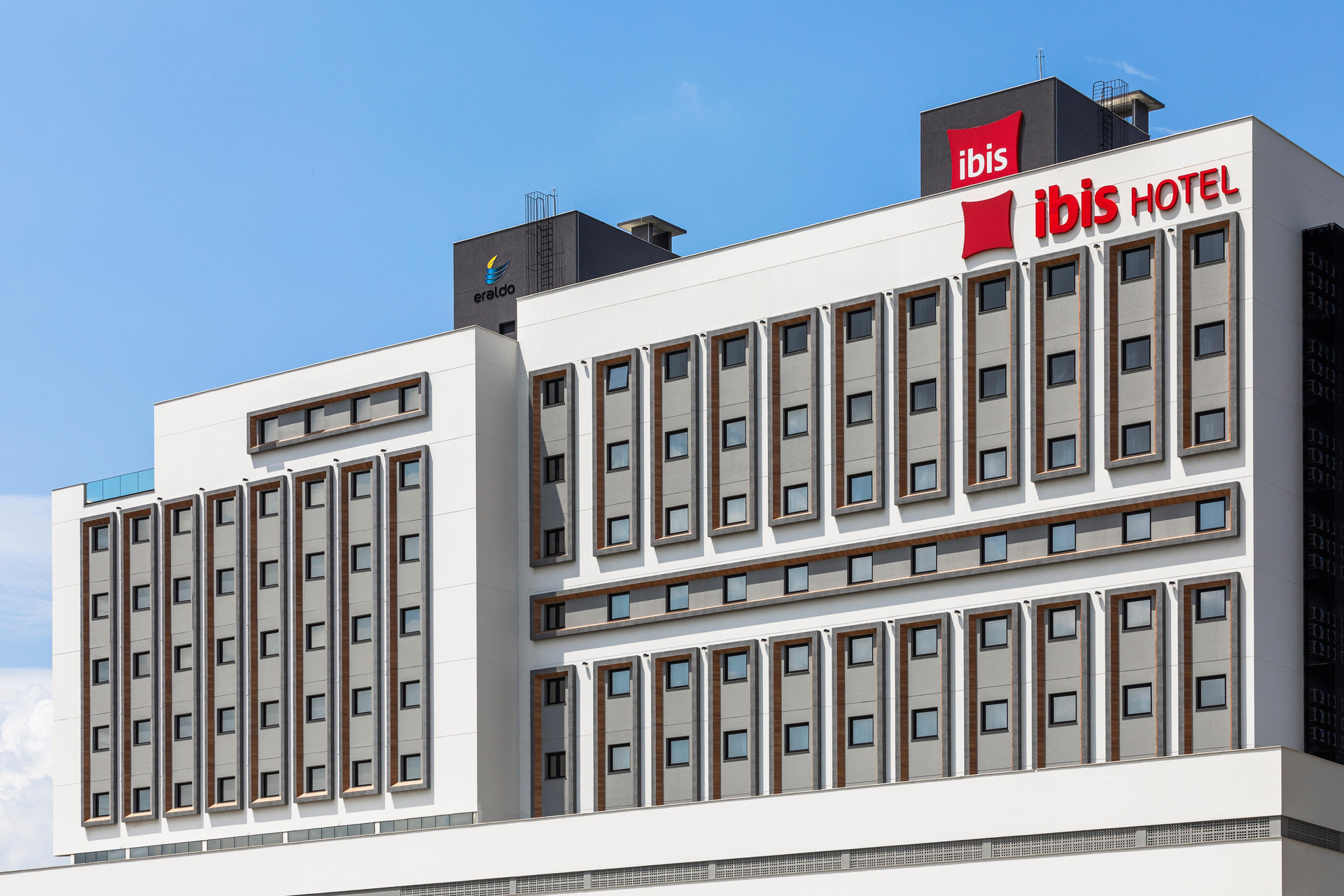 Vista Exterior Ibis Tubarão