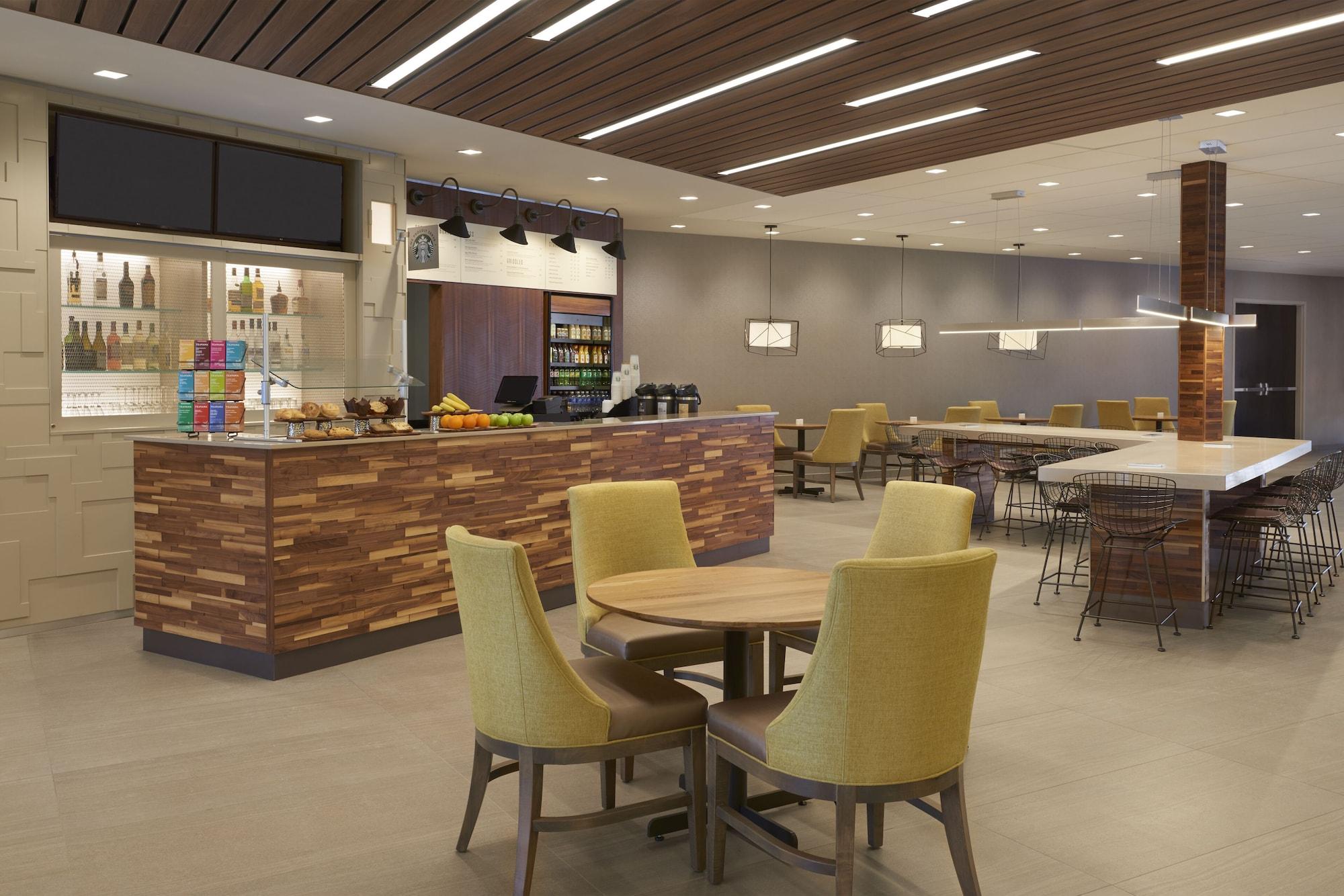 Vista Lobby TownePlace Suites by Marriott Oshawa