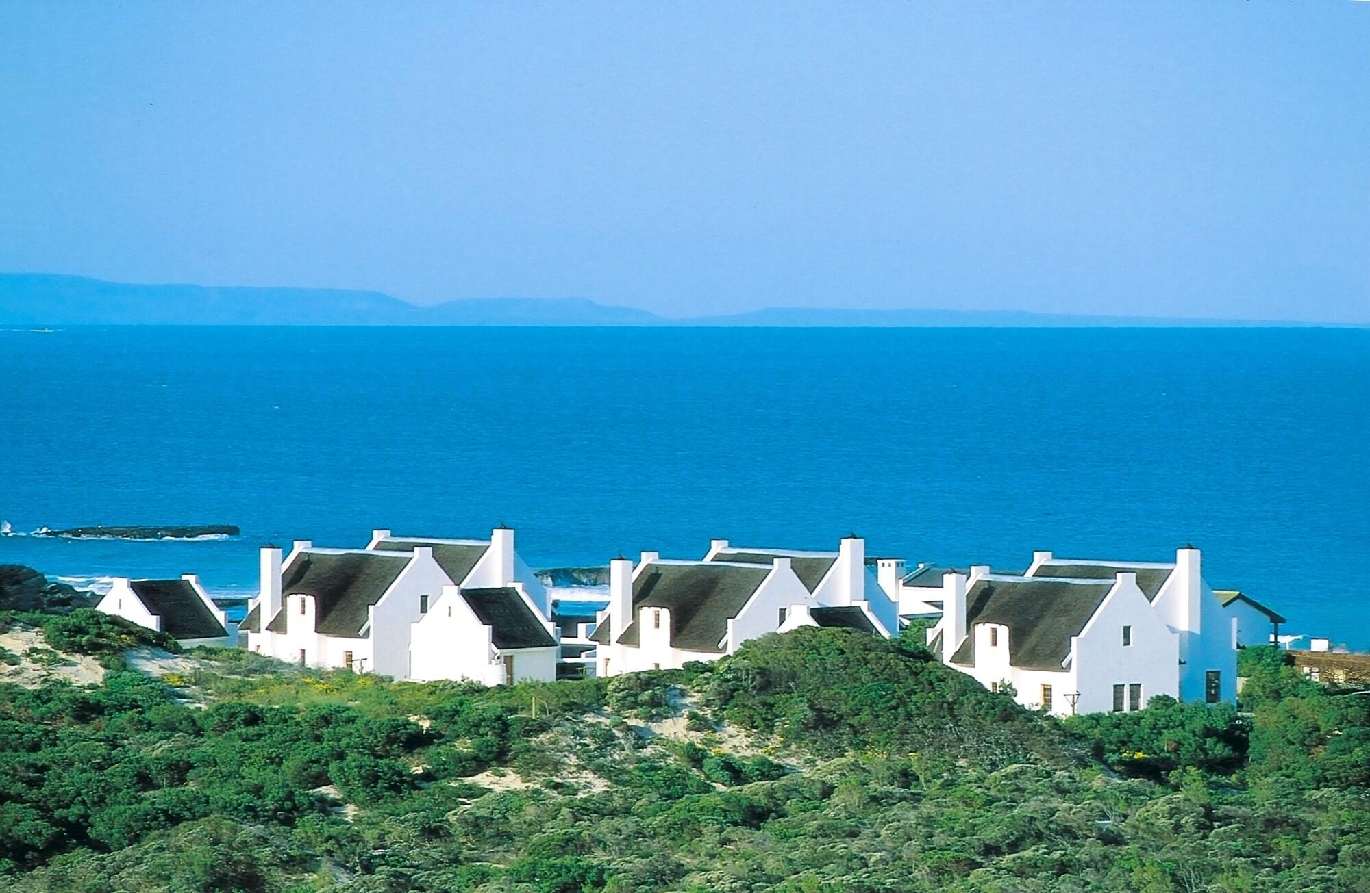 Varios Arniston Seaside Cottages