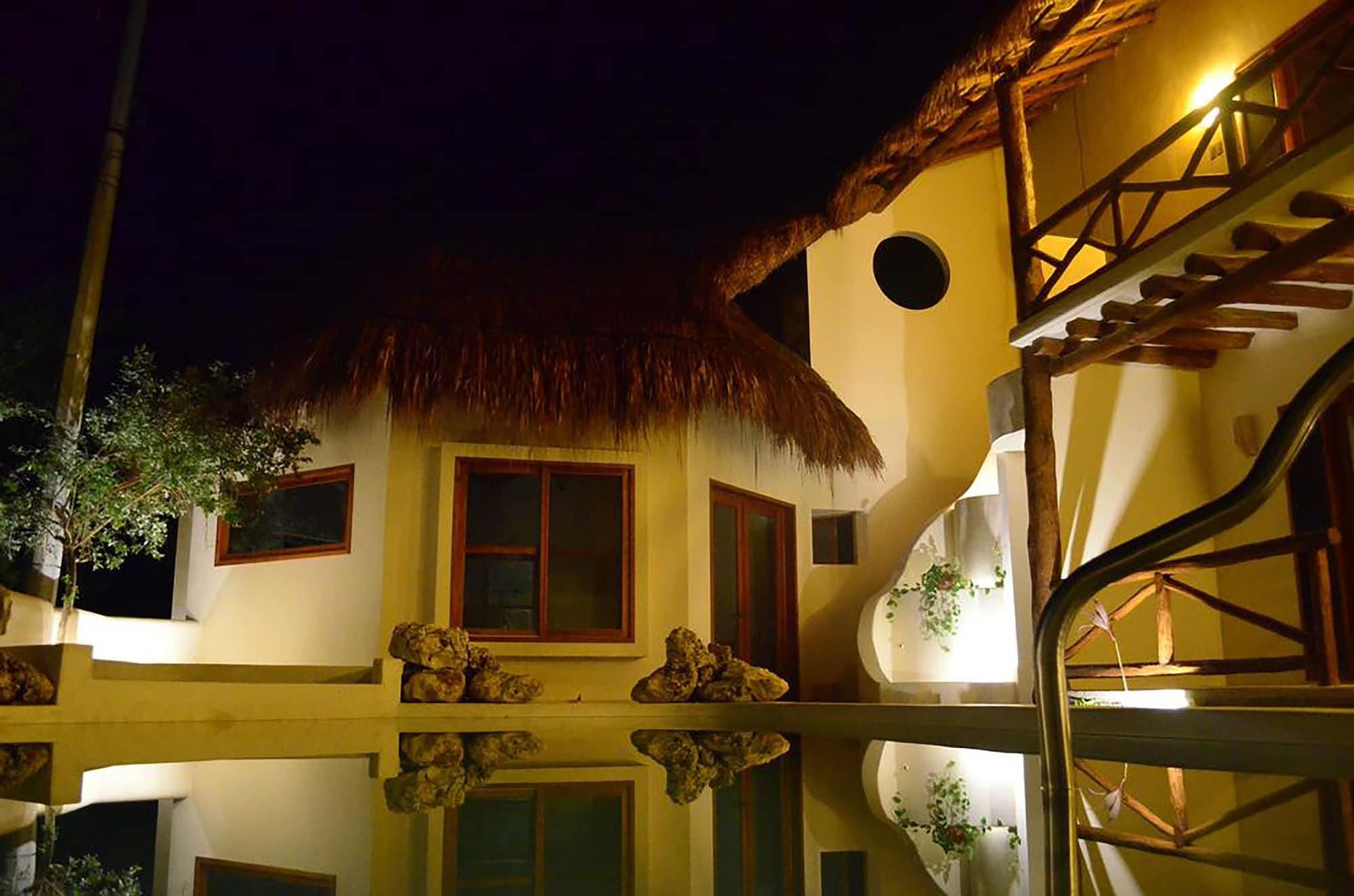 Vista Exterior Casa Iguana Holbox