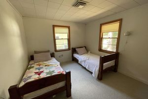 Alquiler Vacacional - Lakeside Cottage with Private Shared Sandy Beach on Newfound Lake.