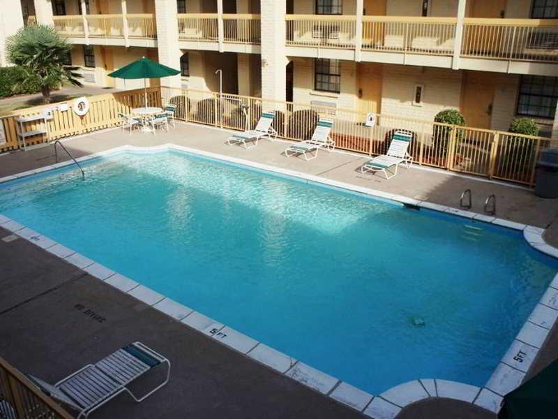 Vista Piscina Econo Lodge Augusta North - Washington Road