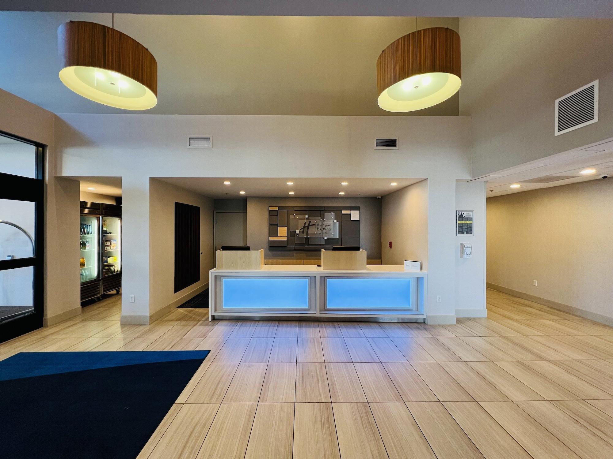 Vista Exterior Holiday Inn Express & Suites Salinas by IHG