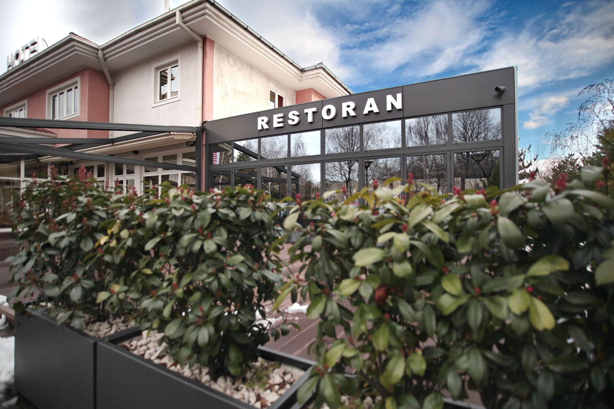 Vista Exterior Hotel Orasac