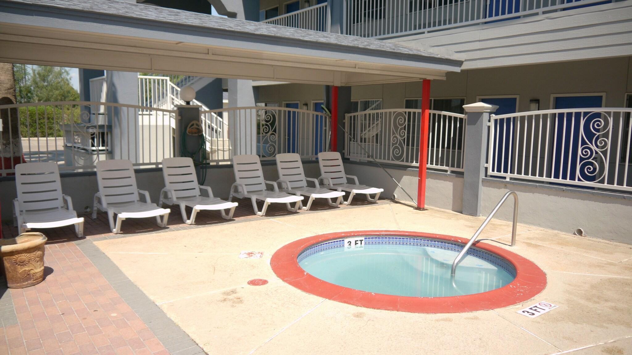 Instalaciones Recreativas Texas Inn Alamo