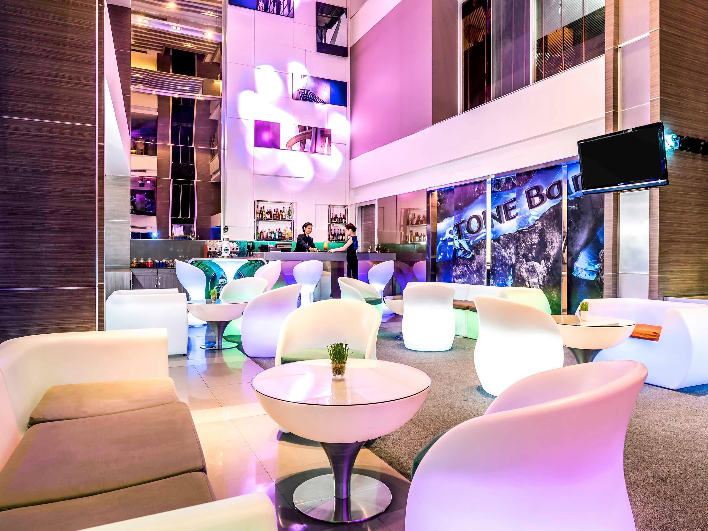 Bar/Salón Hilton Garden Inn Bangkok Silom