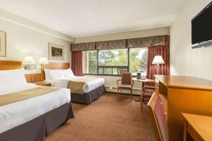 Alojamiento - Travelodge by Wyndham Edmonton East