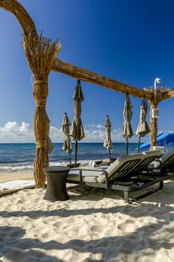 Luciana Hotel & Beach Club - Hoteles con alberca en Playa del Carmen, México