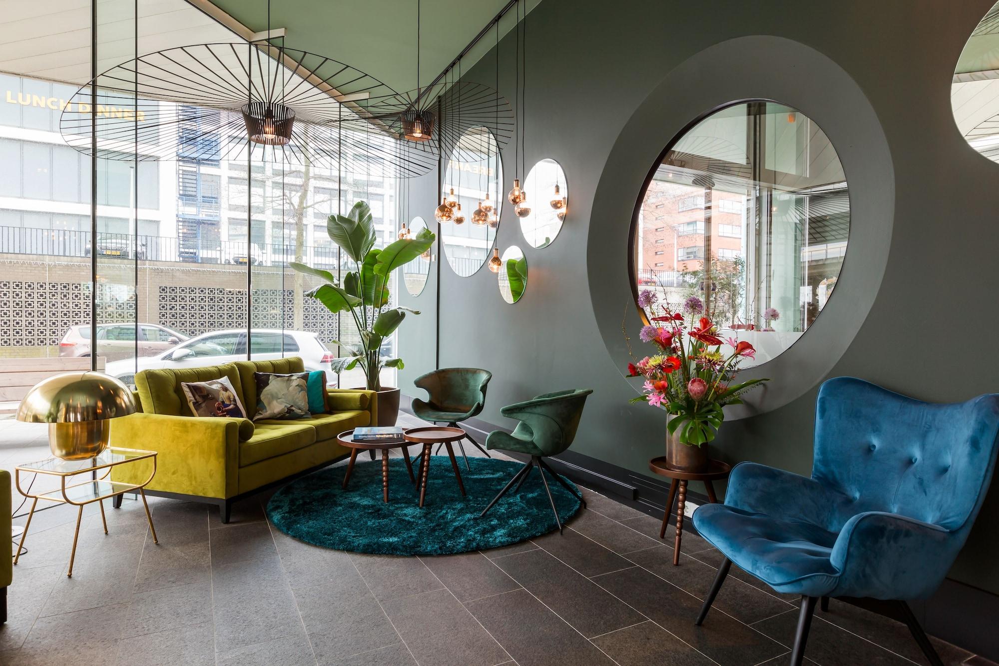 Bar/Salón Hotel2Stay