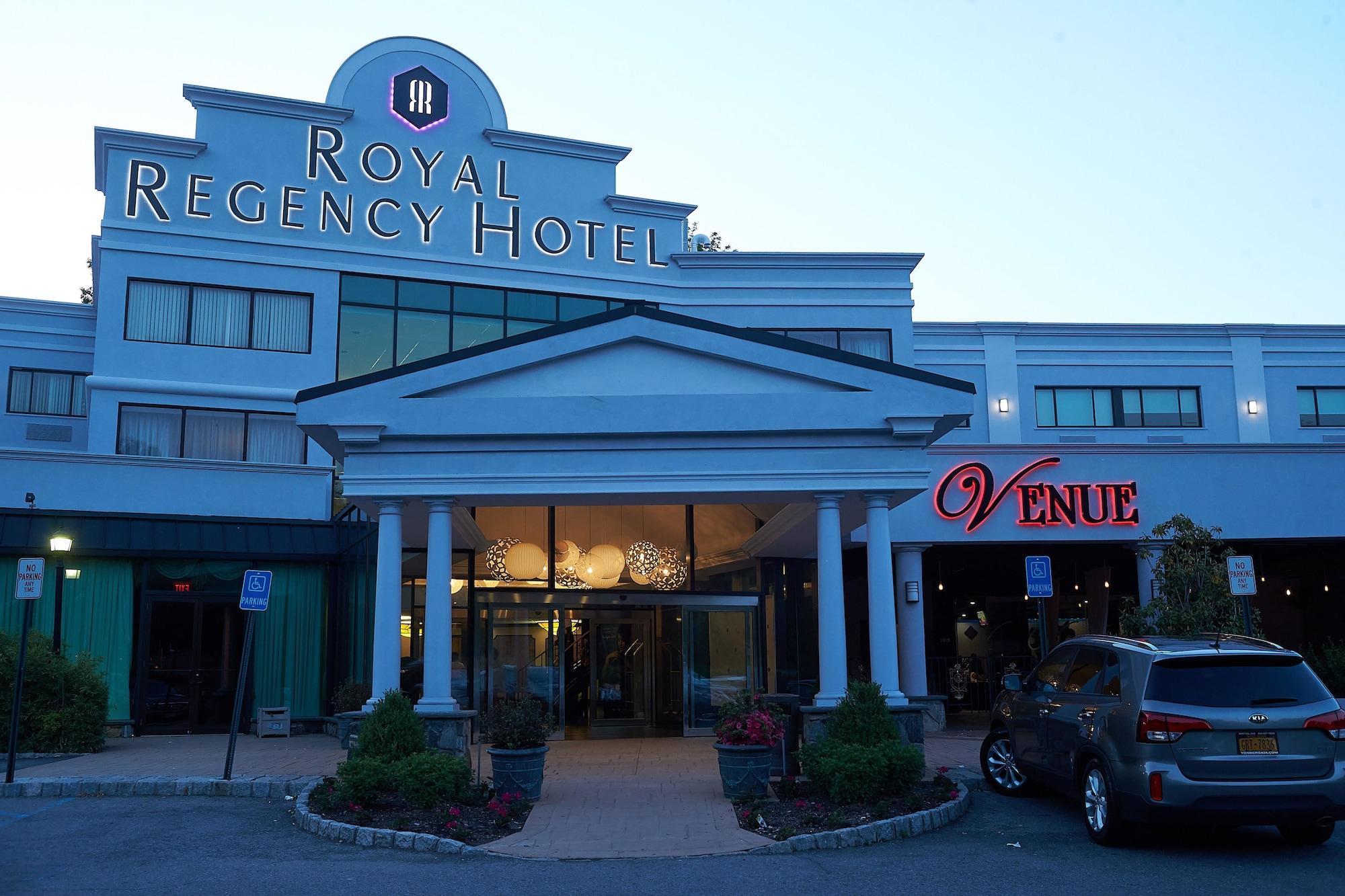Vista Exterior Royal Regency Hotel