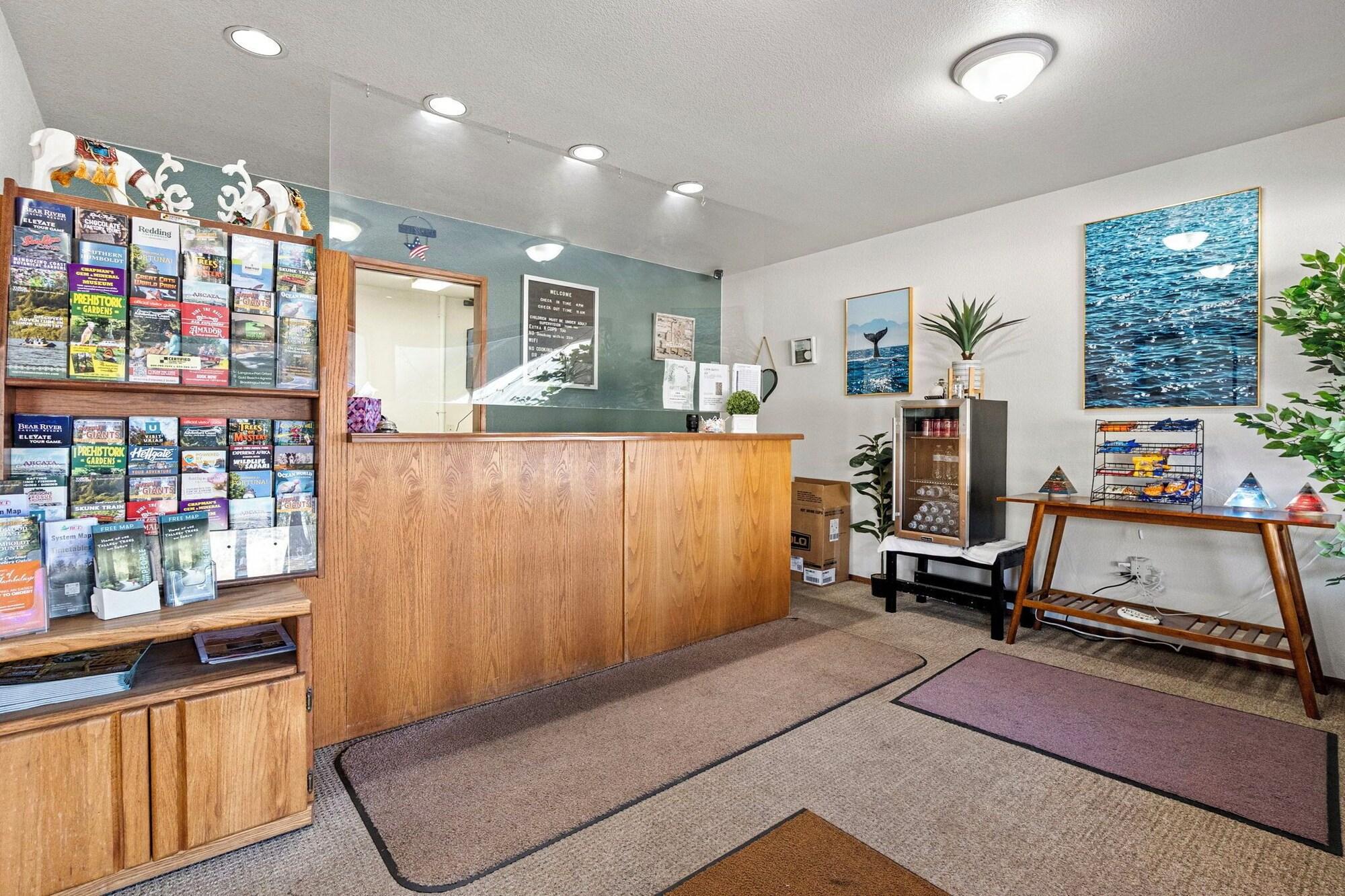 Vista Lobby Crescent Beach Motel