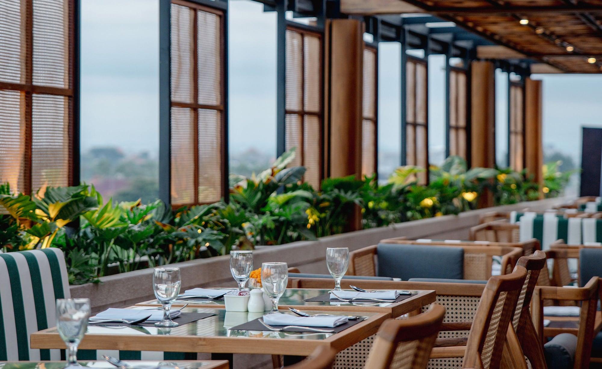 Restaurant Cross Paasha Bali Seminyak