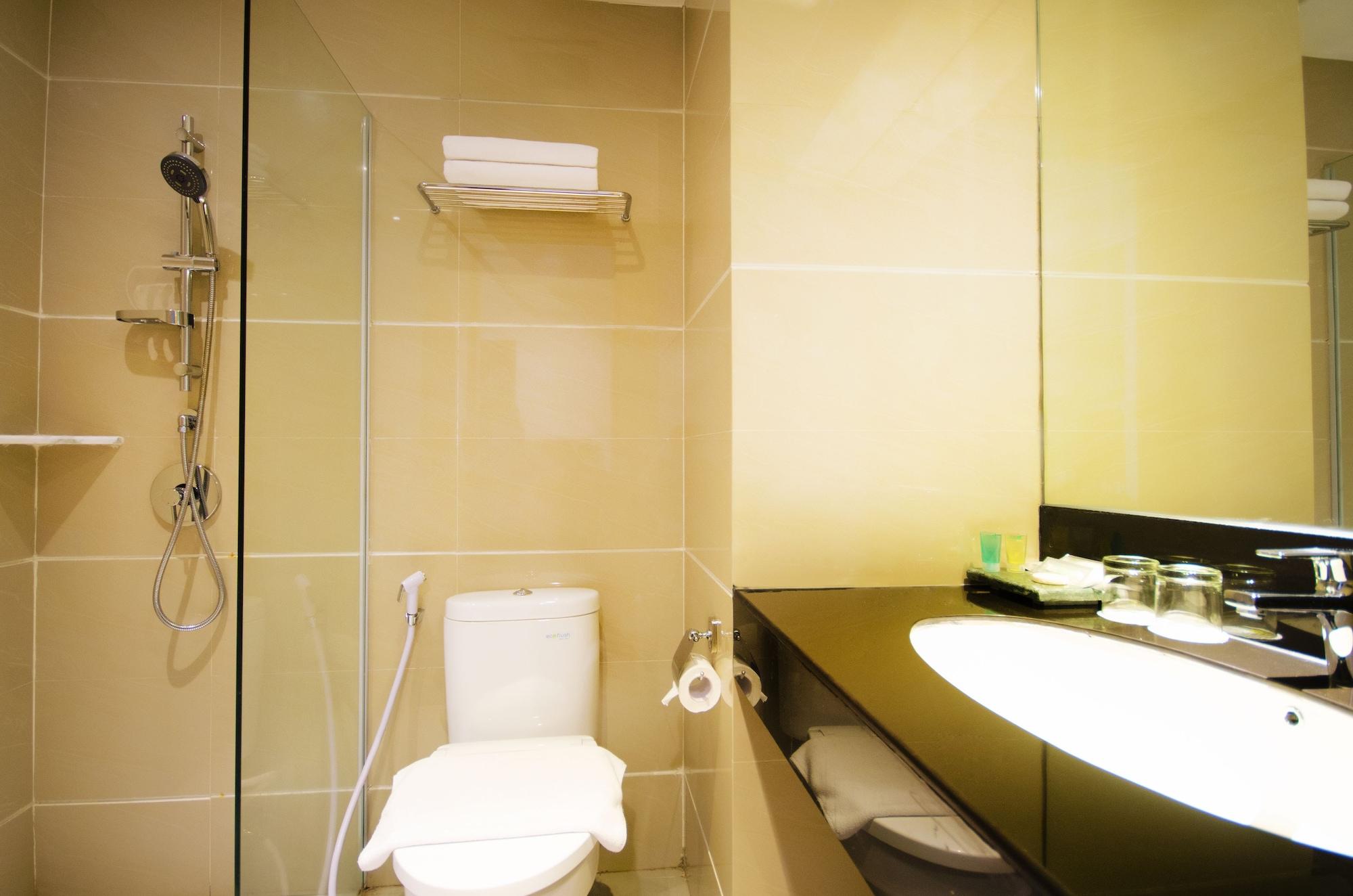 Equipamiento de Habitación Ayola First Point Hotel Pekanbaru