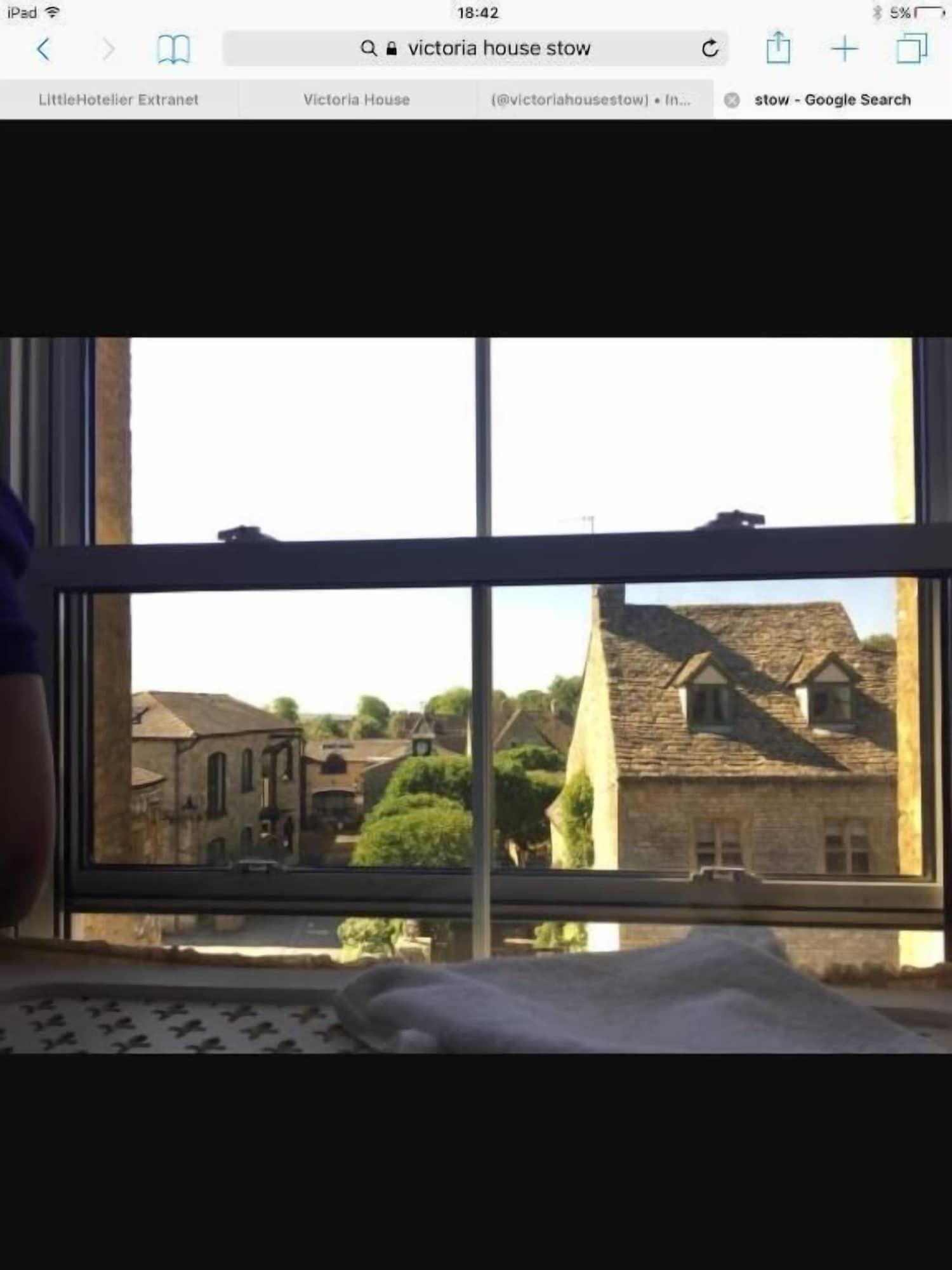 Vista Lobby Victoria House Stow