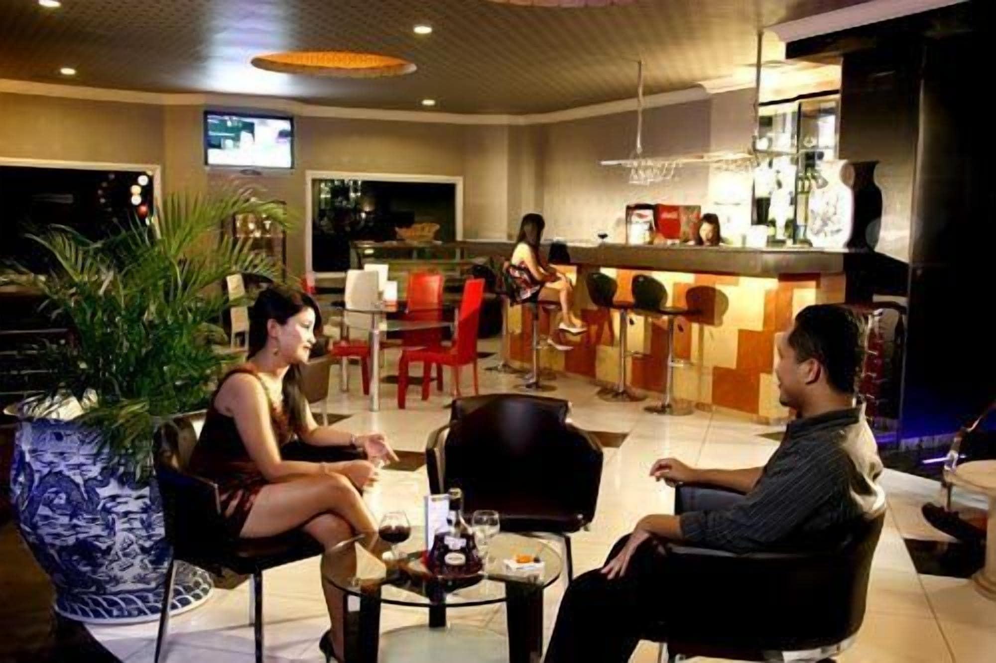 Restaurant Hotel Grand Tiga Mustika