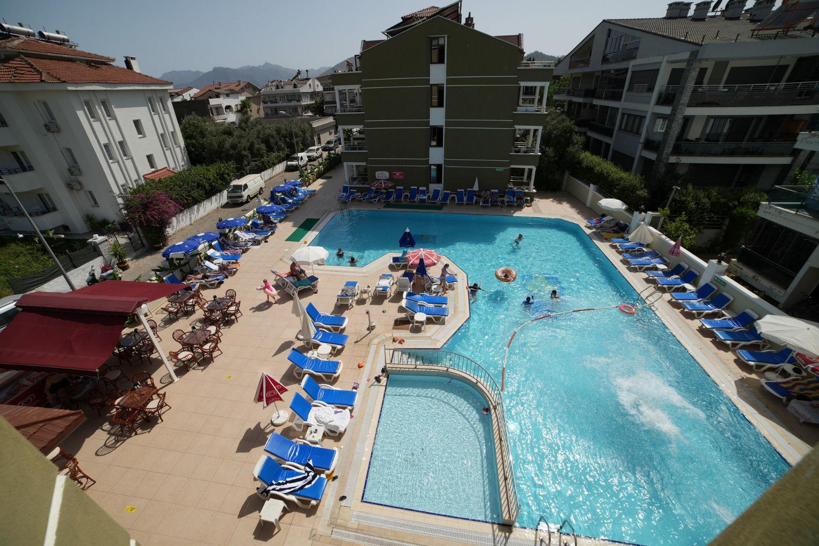 Vista Piscina Candan Apart