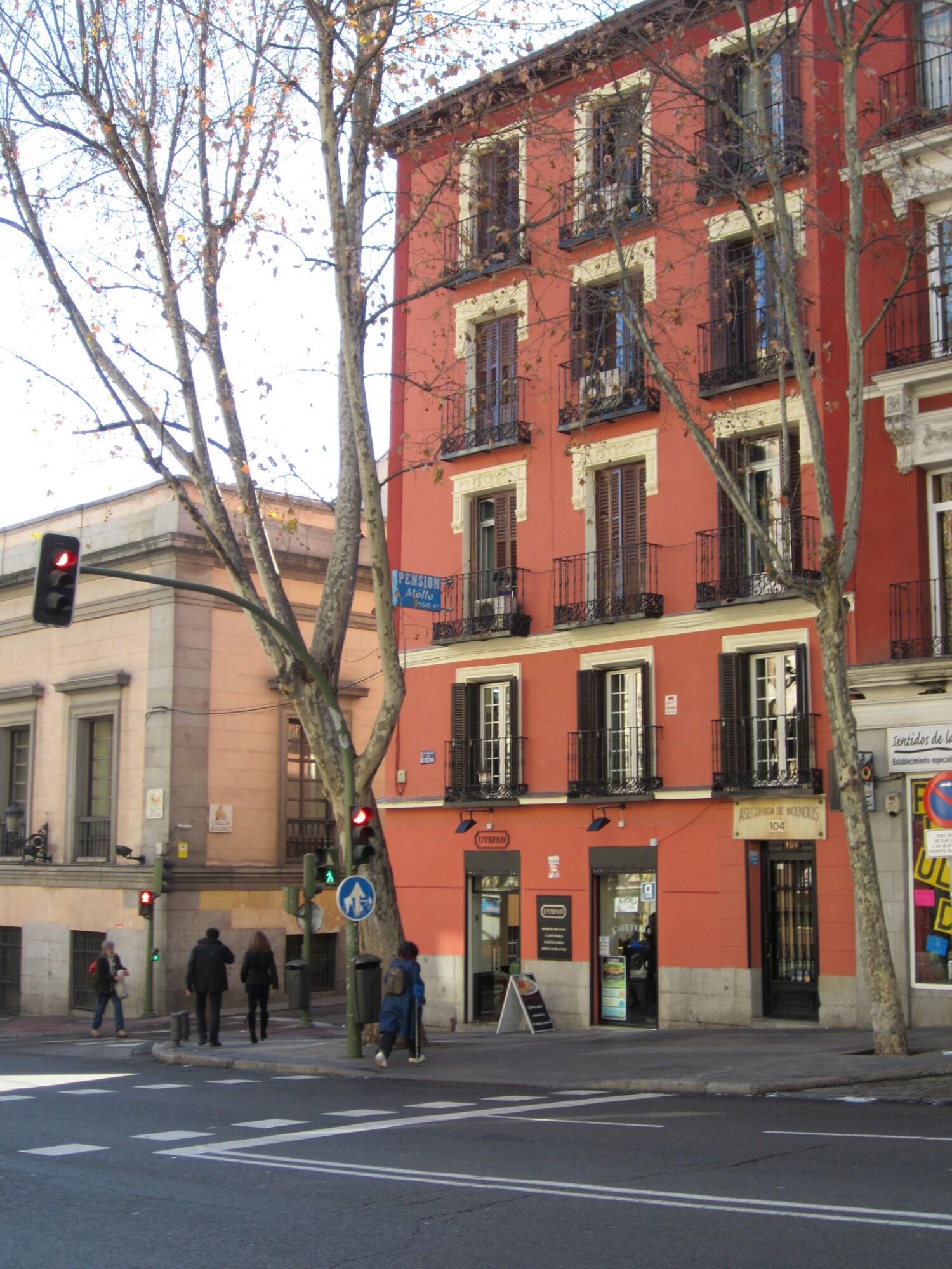 Vista Exterior Pensión Mollo