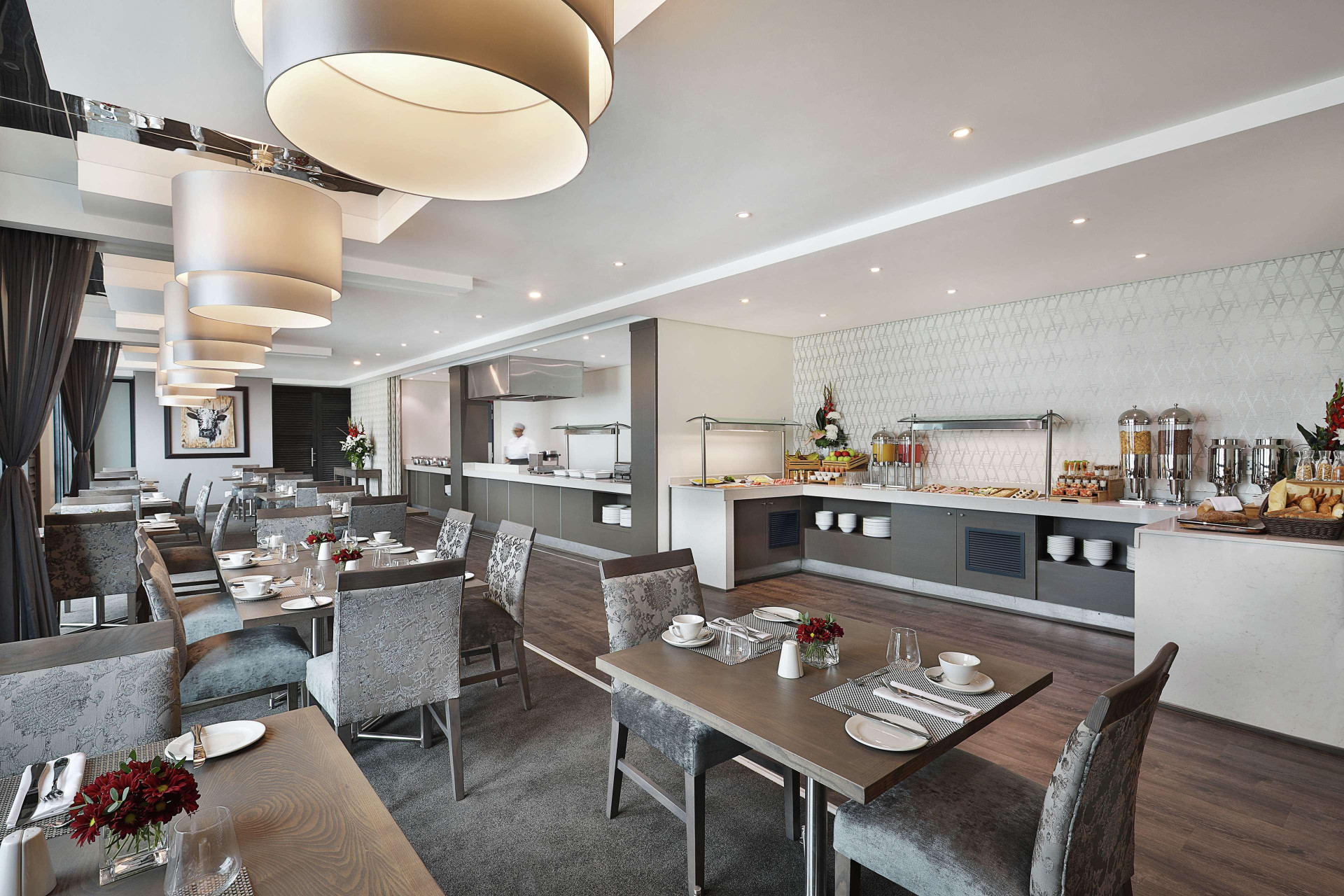 Restaurant Legend Hotel Lagos Airport, Curio Collection by Hilton