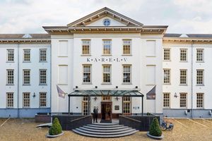 Alojamiento - Grand Hotel Karel V