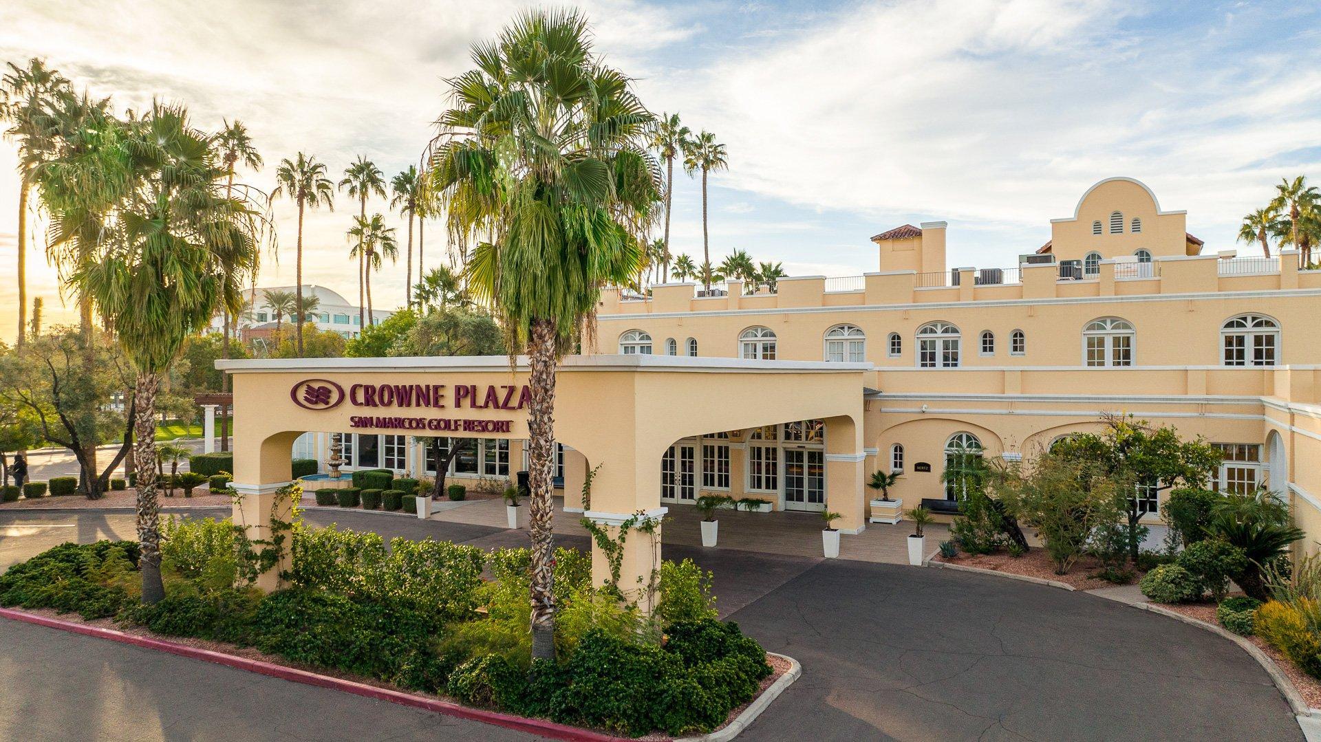 Vista Exterior Crowne Plaza Phoenix - Chandler Golf Resort by IHG