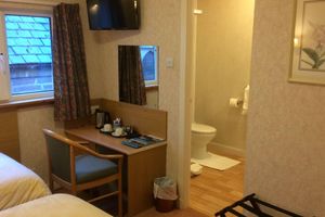 Alojamiento - MacDougall Clansman Hotel