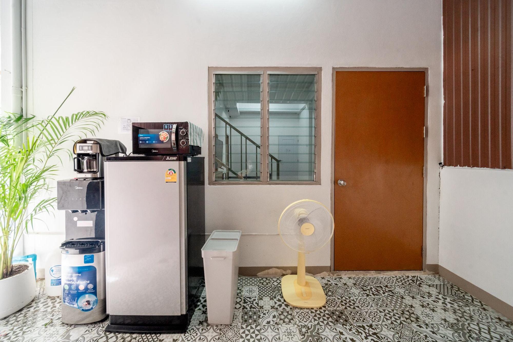 Restaurant Socialer Coliving & Coworking Space