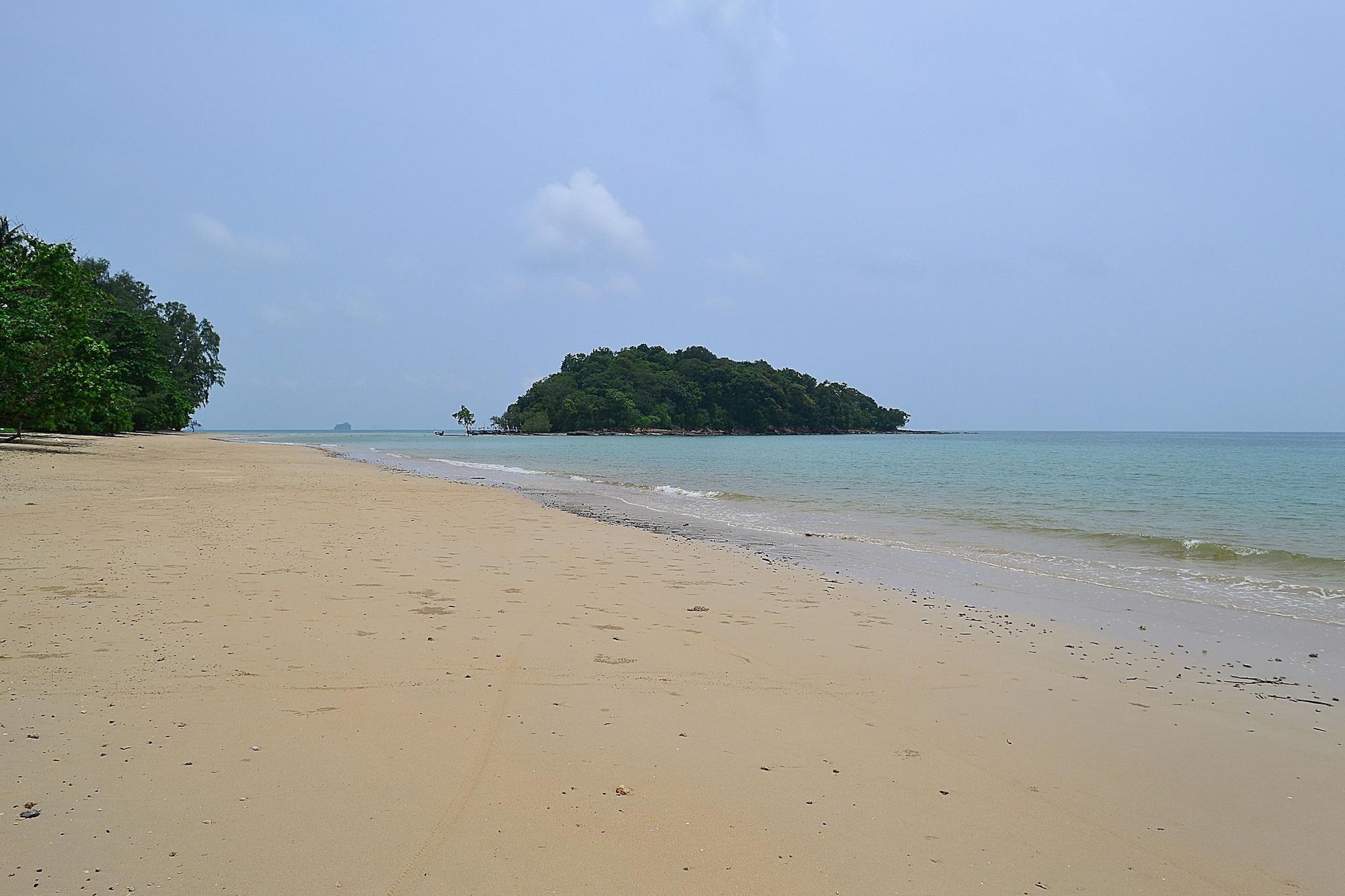 Playa Klong Muang Sunset Hotel