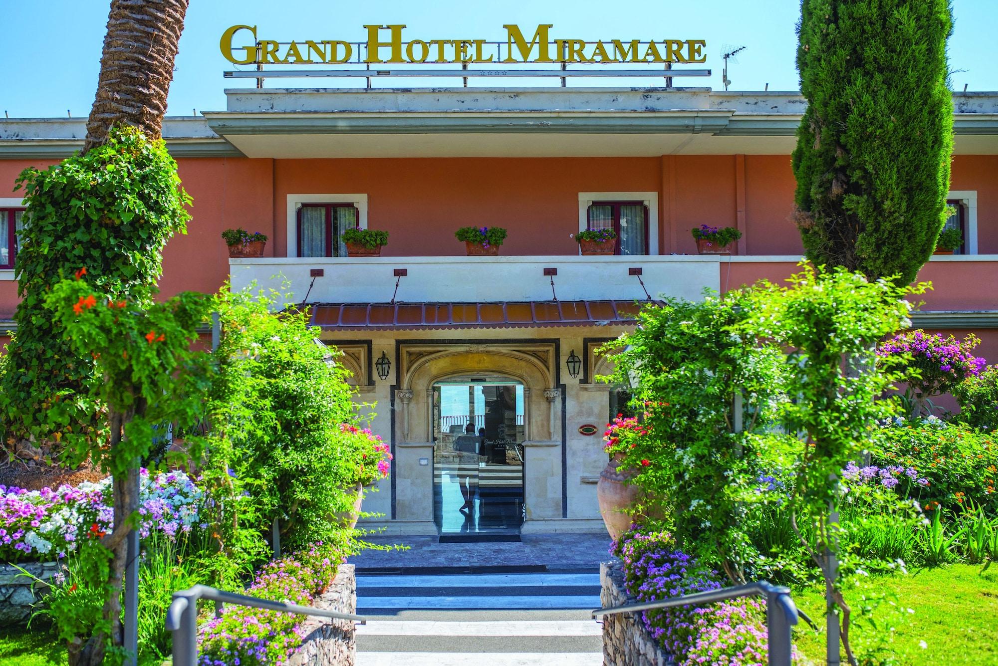 Vista Exterior Grand Hotel Miramare
