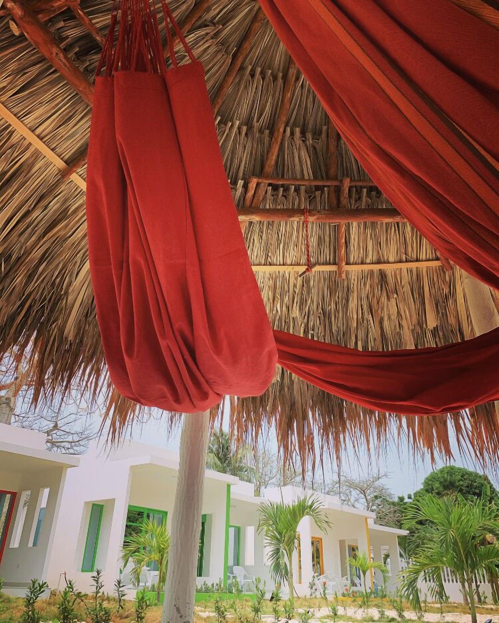 Vista Exterior Bahia Tropical Coveñas