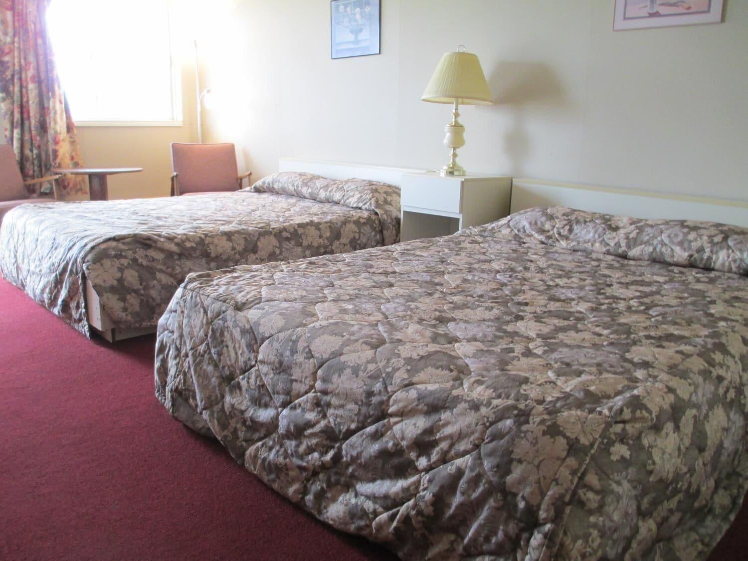 Varios Newburg Inn Motel