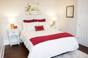 Alquiler Vacacional - Gorgeous, Historic 2 BD, 1 Block off St. Charles