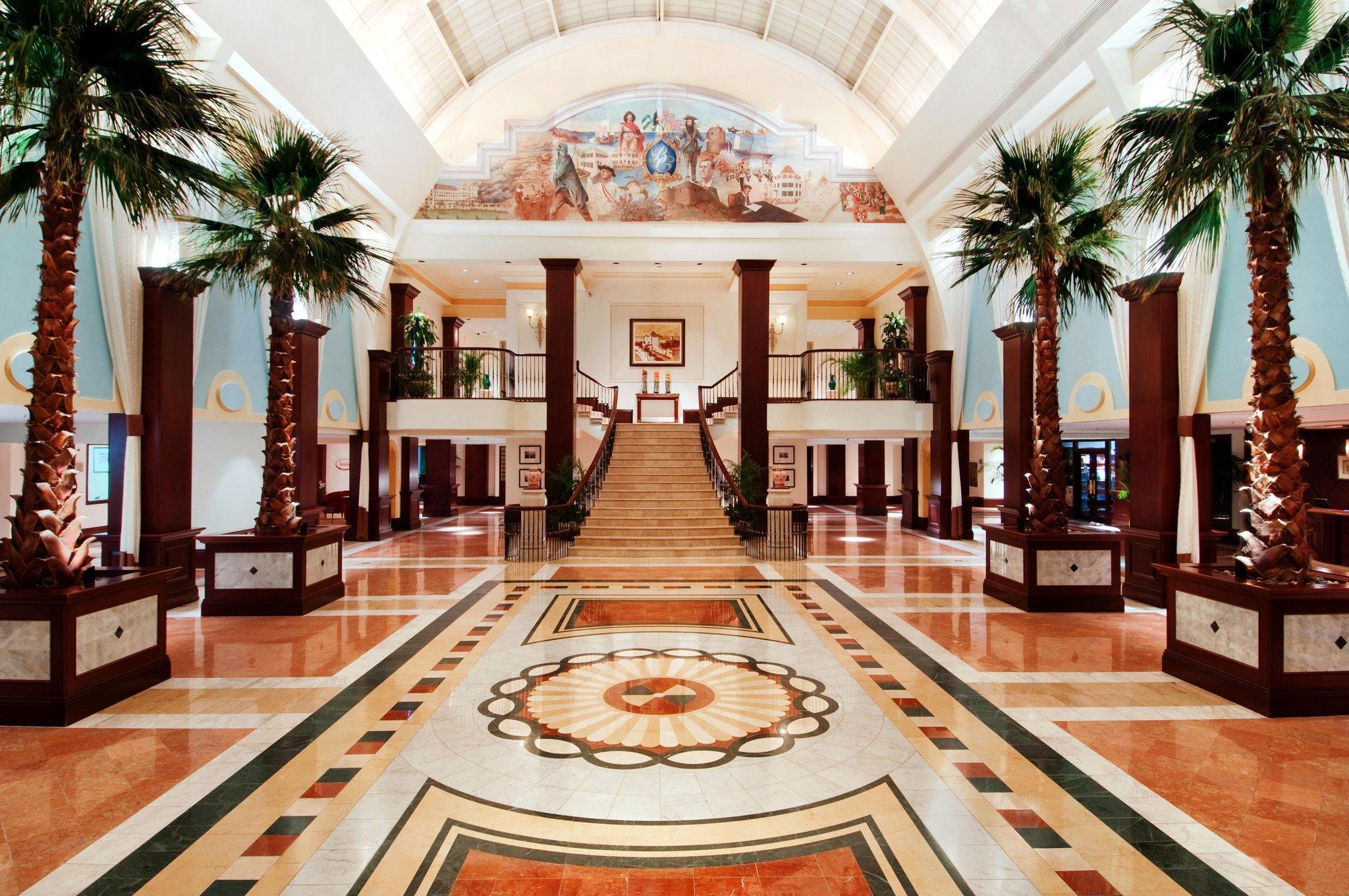 Vista Lobby British Colonial
