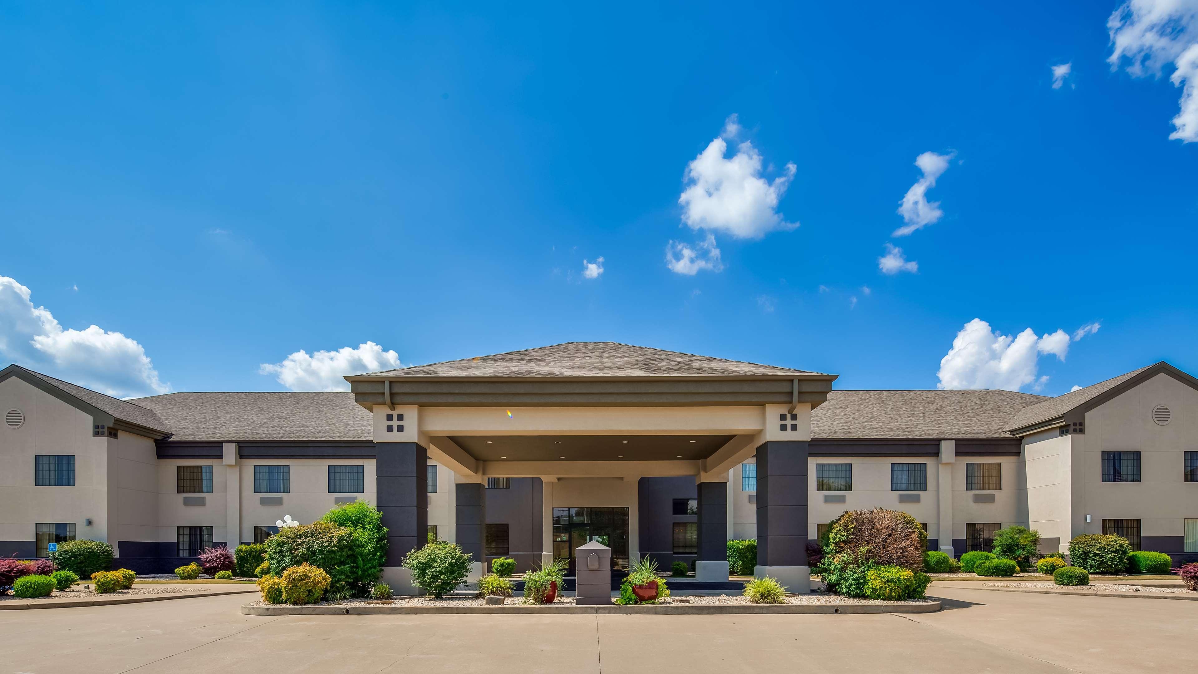 Vista Exterior Best Western Locust Grove Inn & Suites