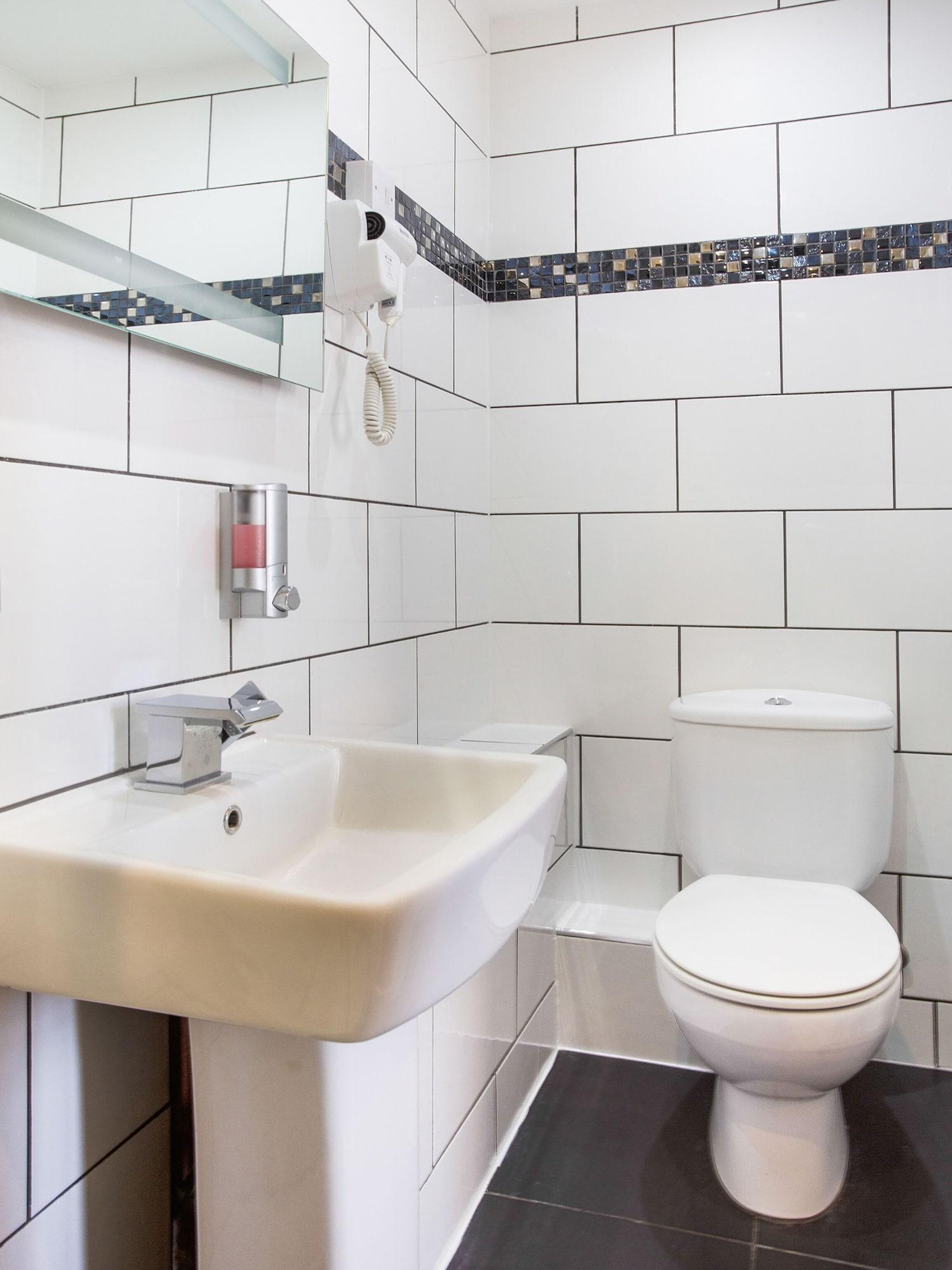 Equipamiento de Habitación London Guest House by OYO - Acton