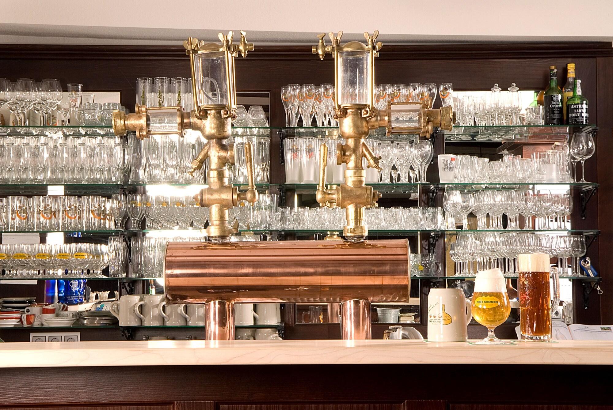 Bar/Salón Hotel & Brauereigasthof Drei Kronen