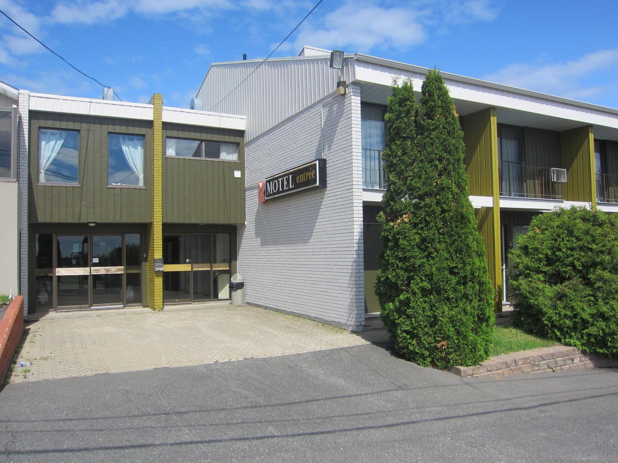 Vista Exterior Motel Le Martinet