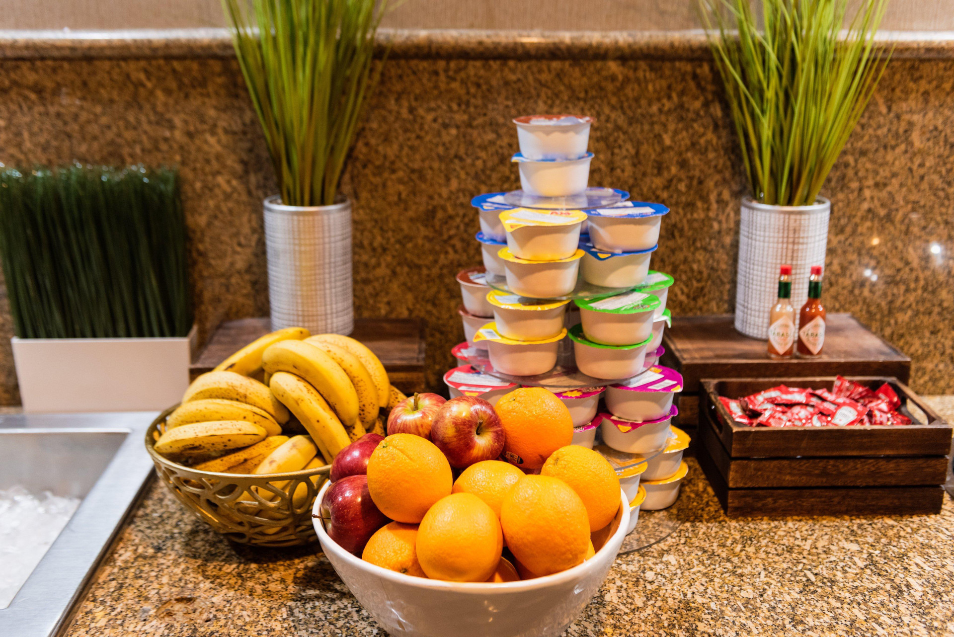 Restaurant Crowne Plaza Newark Airport by IHG