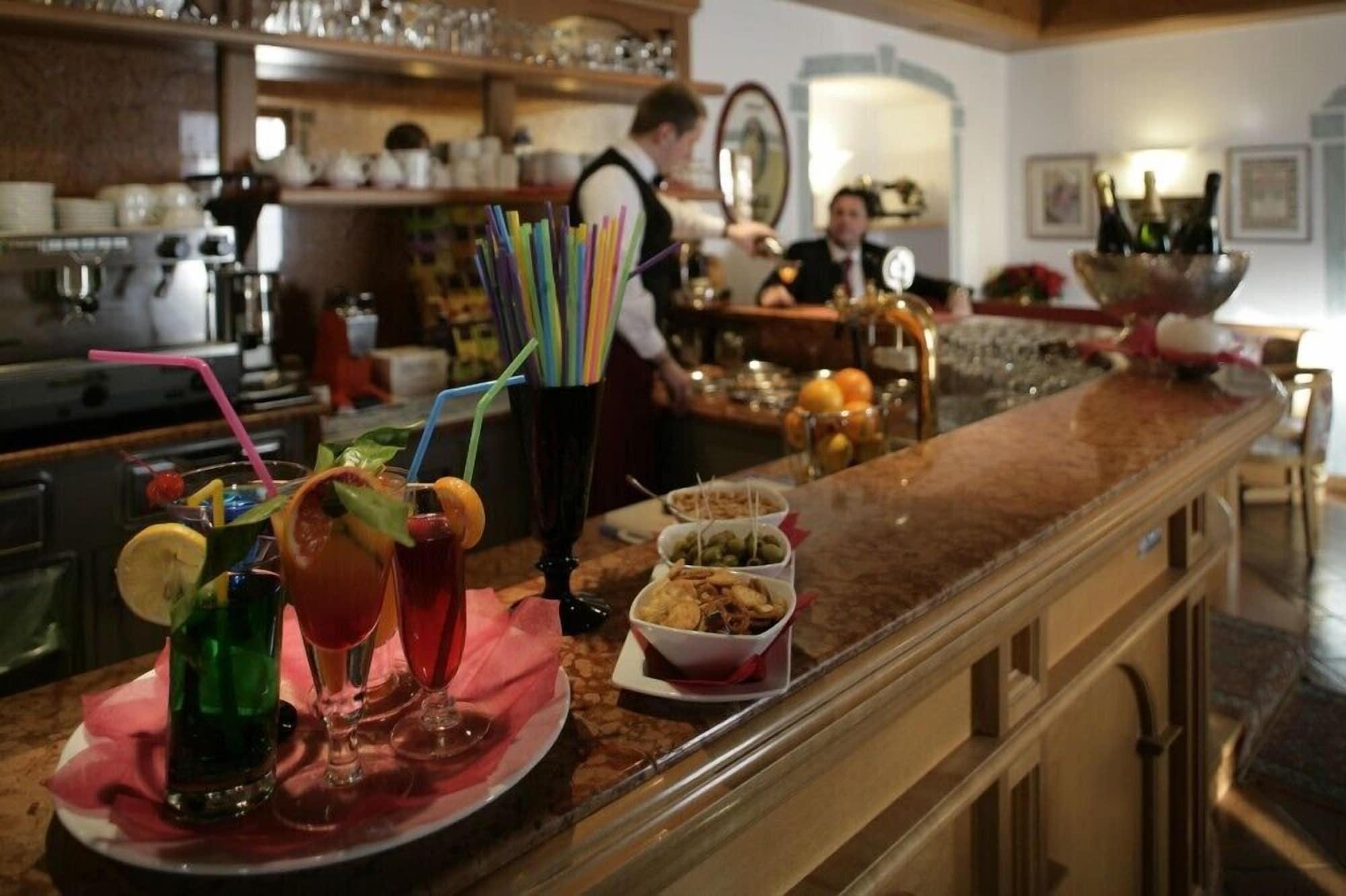 Bar/Salón Hotel Al Polo
