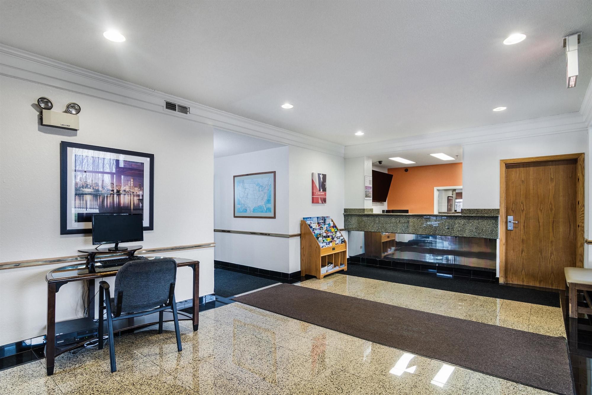 Vista Lobby Motel 6 Libertyville, IL