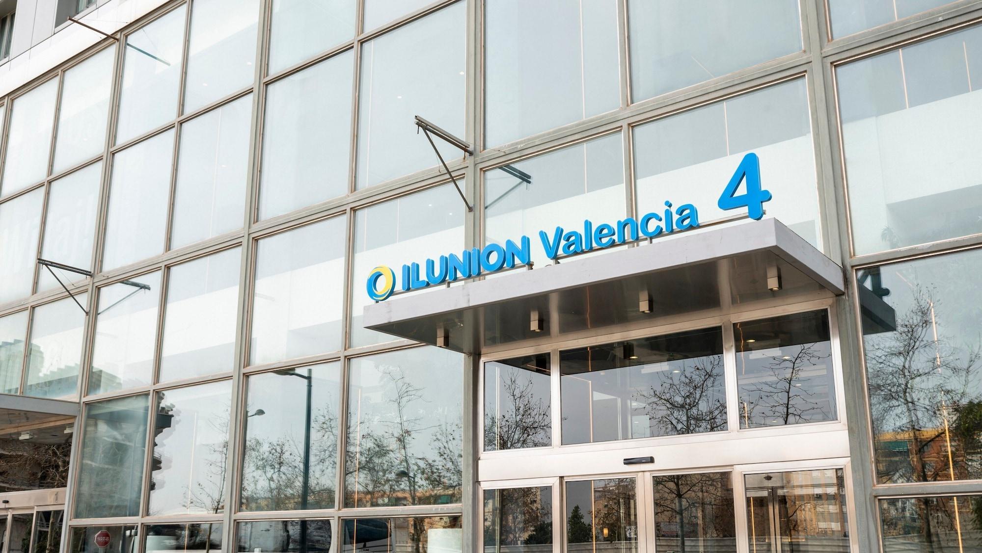 Vista Exterior Hotel ILUNION Valencia 4